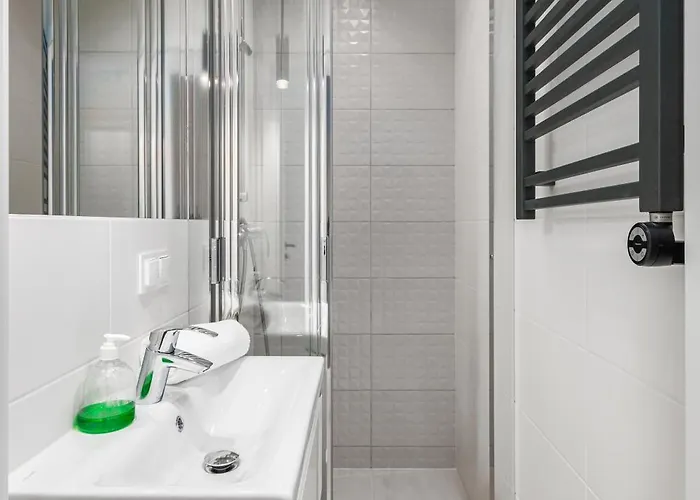 Zelazna 16 By Homeprime Apartman *