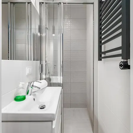 Zelazna 16 By Homeprime Apartment *